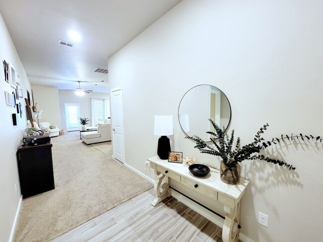 Building Photo - FULLY FURNISHED! Stunning 3/2/2