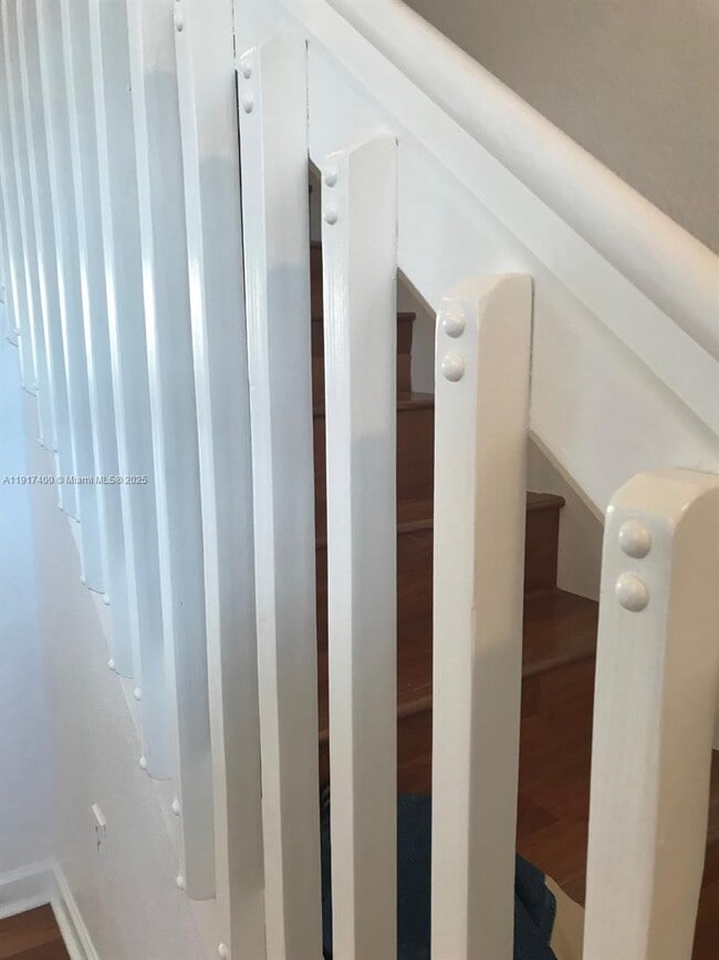 Building Photo - 3355 NE 13th Cir Dr