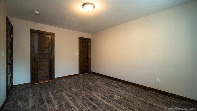 Building Photo - 333 Vincelette St