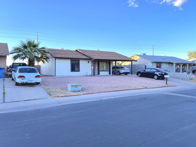 Building Photo - Open today 4-5pm. 11-27-24;   REMODELED 2B...