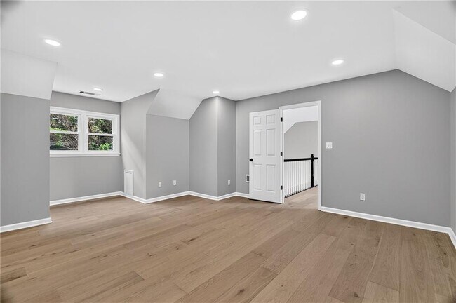 Building Photo - 475 Trammell Dr