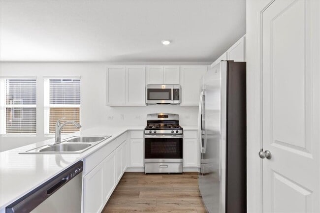 Building Photo - 210 Chapel Beck Dr