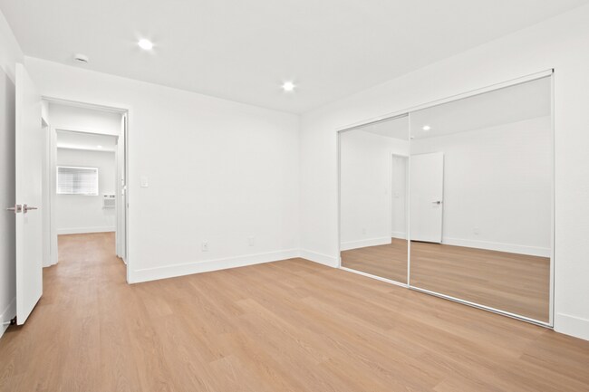 Building Photo - 11737 Courtleigh Dr