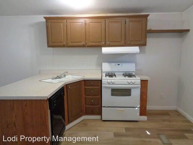 Building Photo - 2 br, 1 bath House - 8441 W Stockton St