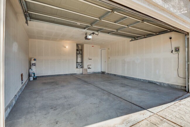 Building Photo - 8950 Manalang Rd