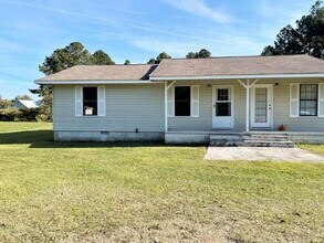 Building Photo - Cute Duplex in Cochran, GA
