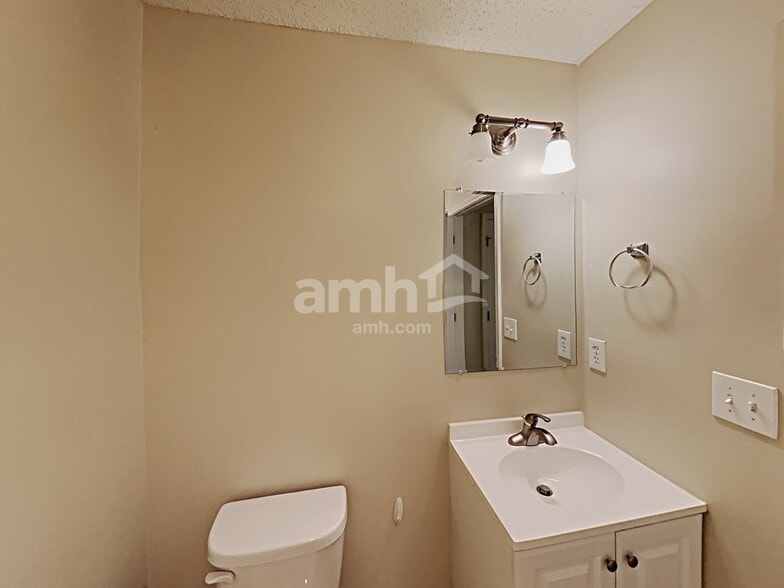 Building Photo - 3276 Peach Ct NW