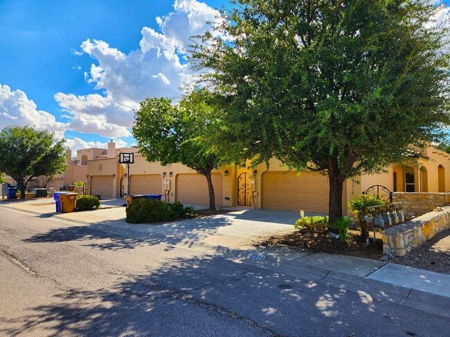 Primary Photo - 1293 Mission Nuevo Dr