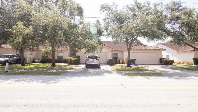 Building Photo - 1220 NW 15th Ave
