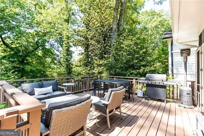 Building Photo - 1295 Lindenwood Ln NE