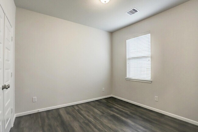 Building Photo - 8106 Cliffside Terrace Ct