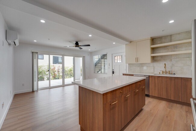 Interior Photo - Oceans 315