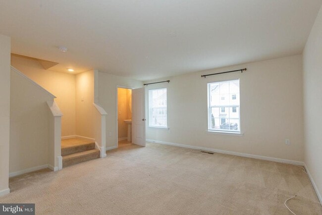 Building Photo - 440 Rumbling Rock Rd