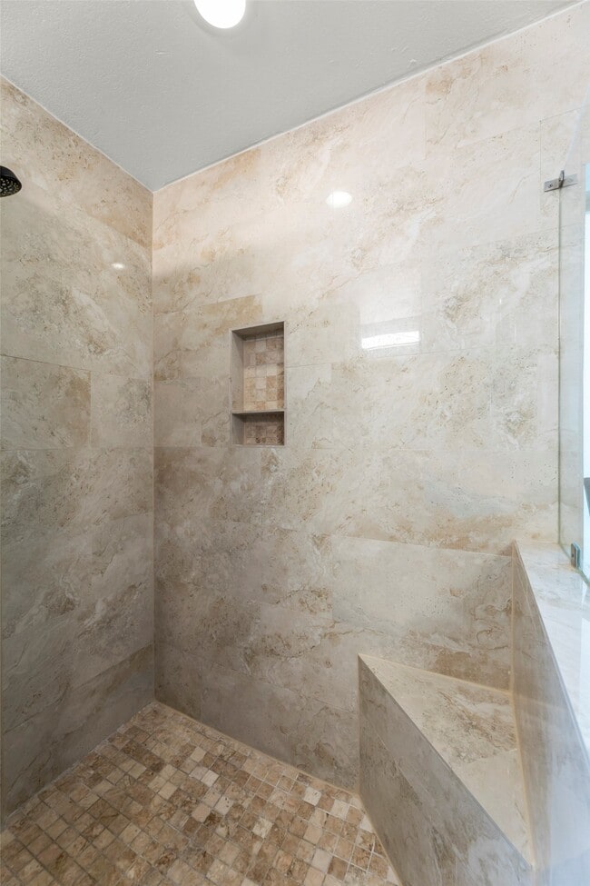 Building Photo - 14115 River Forest Dr