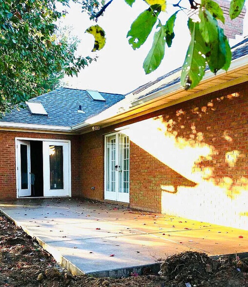 Building Photo - 10377 Chippewa Dr