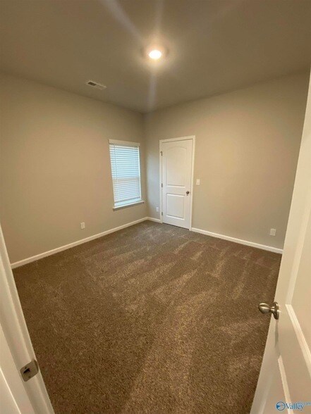 Building Photo - 14980 Westmeade Ln