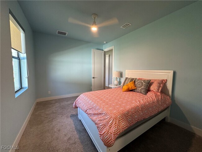 Building Photo - 4402 Chiquita Blvd S