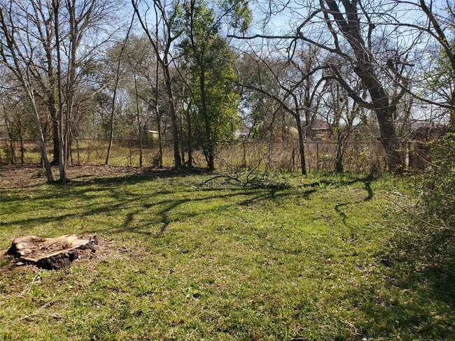 Building Photo - 223 S Willow St