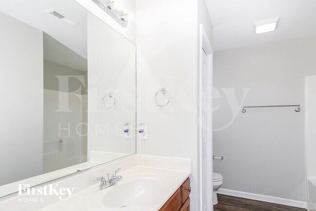 Building Photo - 4010 Shallowcreek Ct