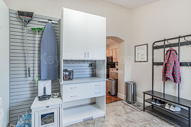 Building Photo - 3033 Welton St