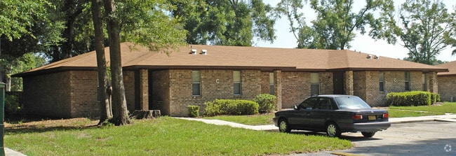 Building Photo - Hammock Oaks Apartments