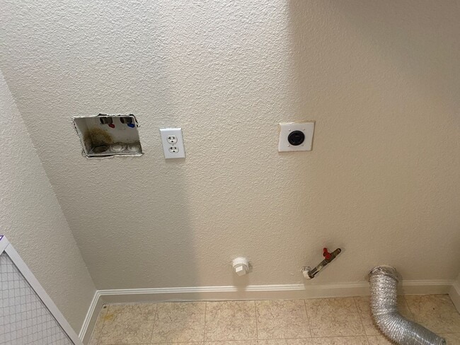 Building Photo - 4711 W Mary Ave