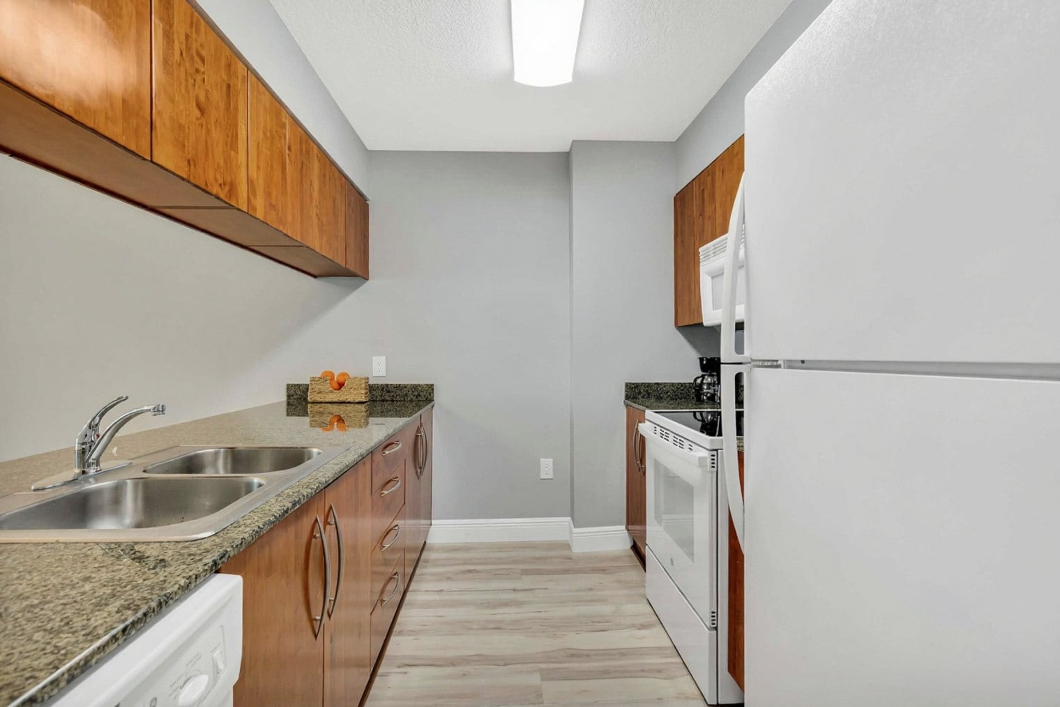 Building Photo - 1200 Brickell Bay Dr