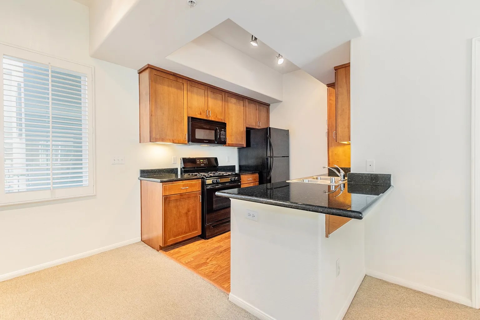 Building Photo - 4060 Glencoe Ave