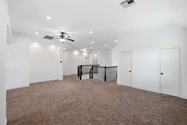 Building Photo - 135 Deerfield Meadow Dr