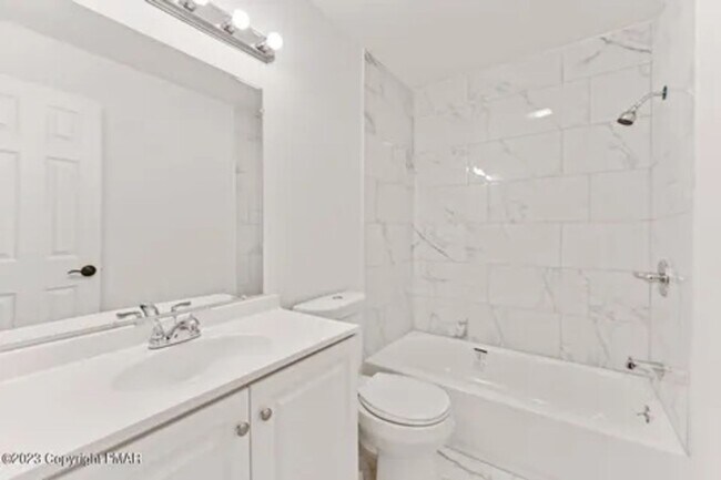 Building Photo - 125 Alwen Ave