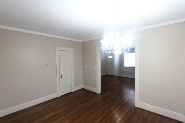 Building Photo - New On The Market and Newly Renovated!! Better Hurry!!