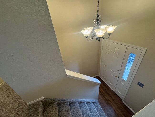 Building Photo - 4-Bedroom Home with 2-Car Garage close to ...