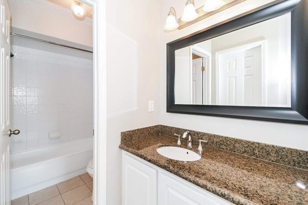 Building Photo - 2056 Eclipse Dr