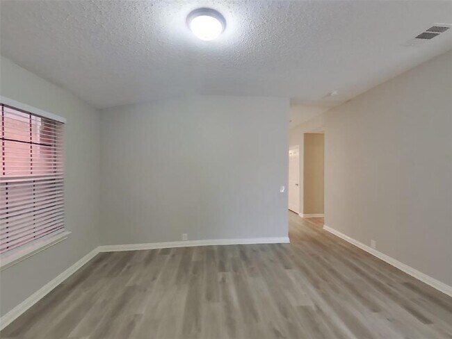 Building Photo - 8348 Orleans Ln