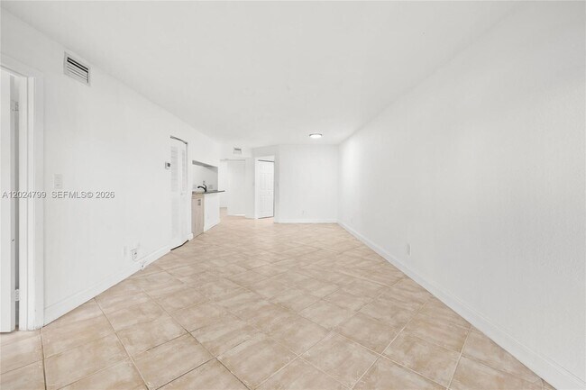 Building Photo - 1025 Coral Club Dr