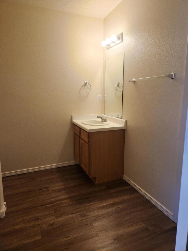 Building Photo - 5833 Sandoval Dr NE