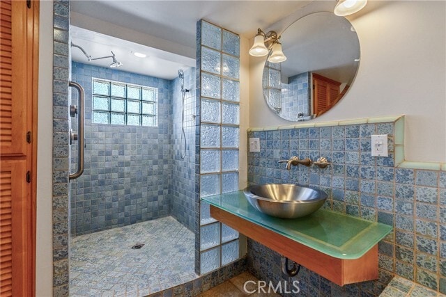 Building Photo - 549 Derby Ln