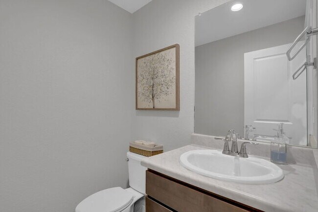 Building Photo - 3719 Venice Grove