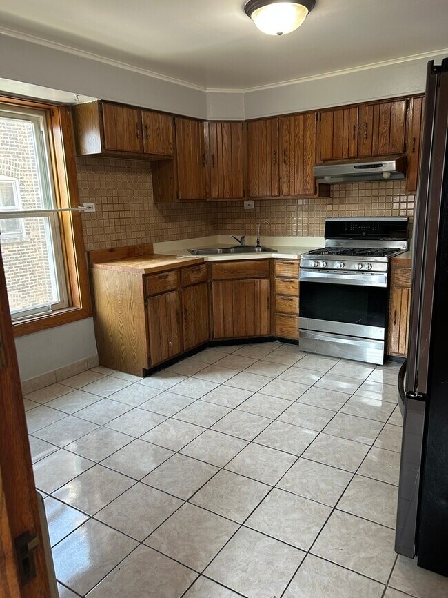 Building Photo - 2237 Elmwood Ave