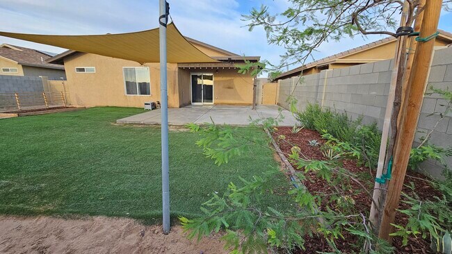 Building Photo - 3648 S Desert Oasis Dr