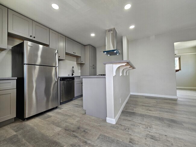 Building Photo - Bahama Palms