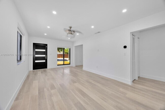 Building Photo - 3050 SW 26th St