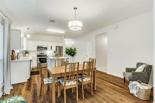 Building Photo - 2305 Glenhaven Dr