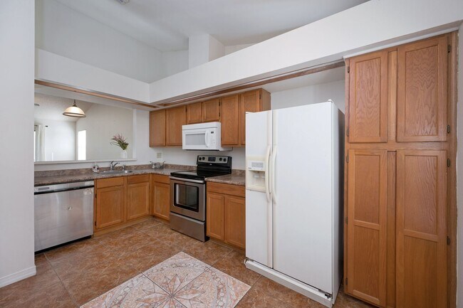 Building Photo - 102 Candlewick Ct