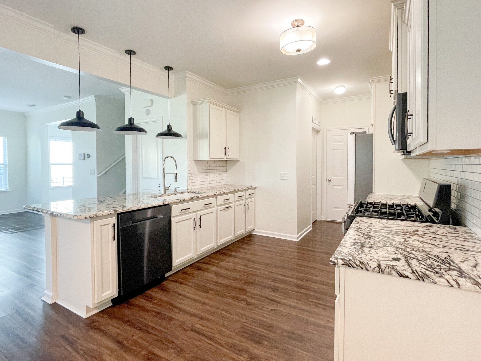 Kitchen - 10205 Sam Meeks Rd