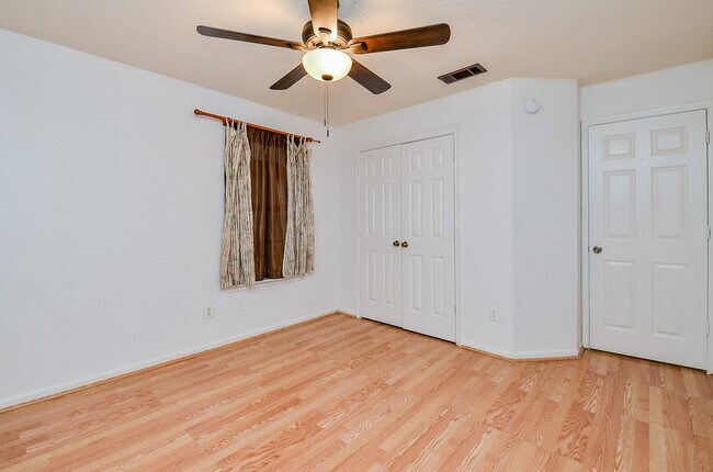 Building Photo - 13837 Purplemartin St