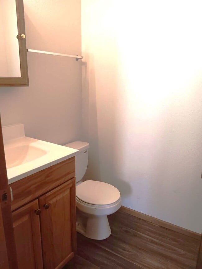 Building Photo - WEST SIDE - SPACIOUS TWO STORY 3 BED/2.5 BATH DUPLEX!