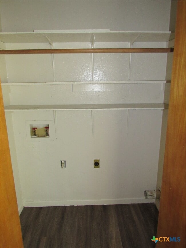 Building Photo - 2406 Shoemaker Dr