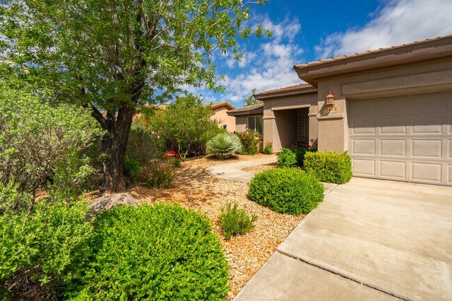 Building Photo - Fully Furnished 3 Bedroom Home In Coral Canyon With Community Amenities