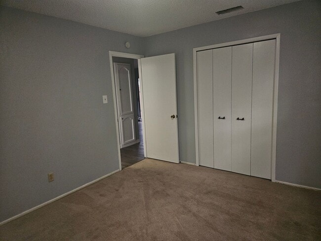 Building Photo - 2/2 Duplex in Leon Valley